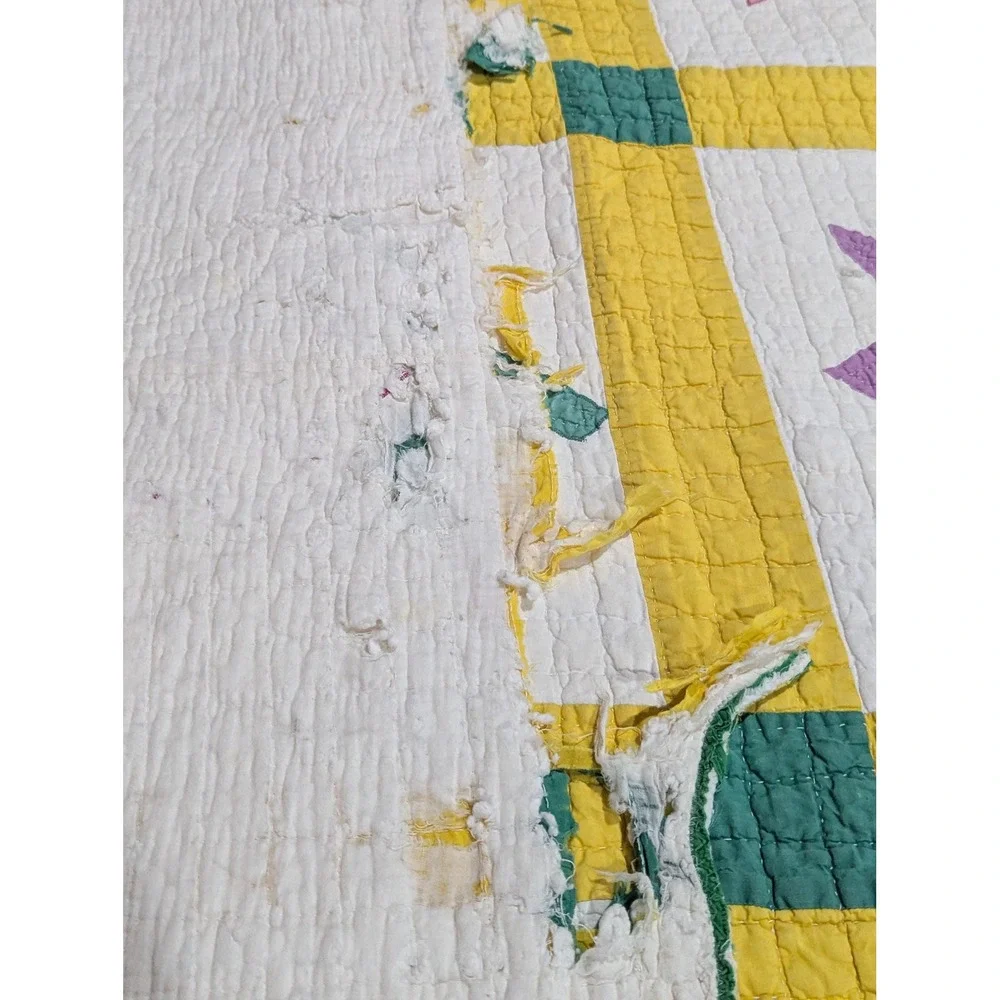 Vintage Tulip Applique Quilt Hand Quilted Cottage Farmhouse Bed Cover 82x60